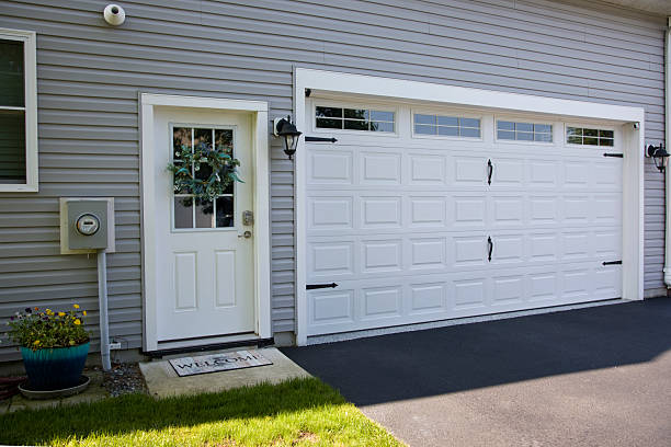 24/7 Emergency Garage Door Panel Replacement experts in Hesston, KS